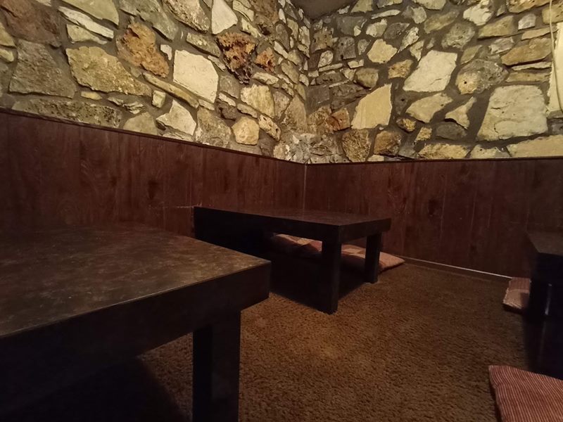 Niki's Tokyo Inn interior